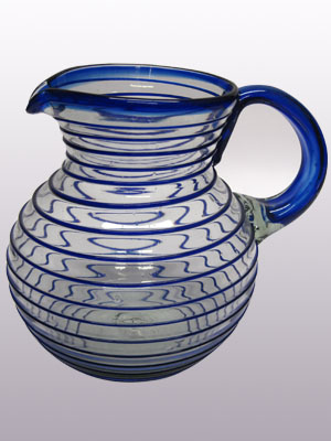 Espiral / Jarra de vidrio soplado con espiral azul cobalto / Clásica con un toque moderno, ésta jarra está adornada con una preciosa espiral azul cobalto.